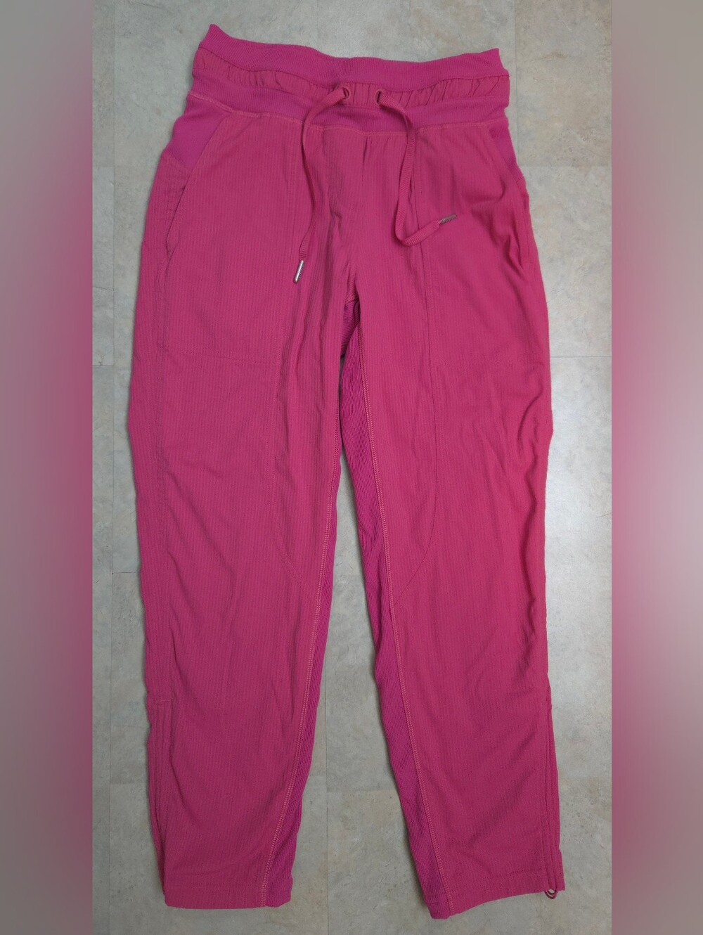 lululemon athletica Dance Studio Women's Hot Pink Pull-On Cropped Jogger Pants 0